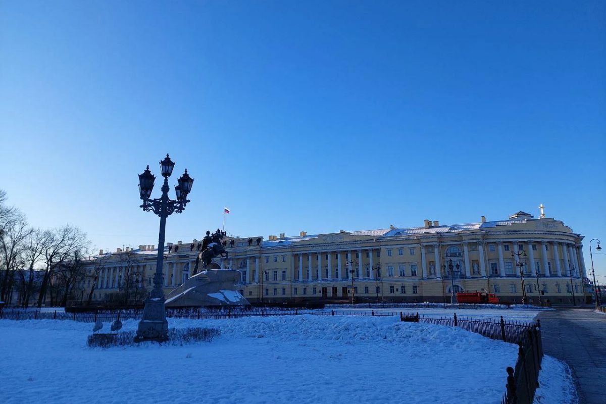 Новогодние праздники в Санкт-Петербурге для школьных групп