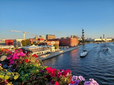 Уличная прогулка-квест в «Роза Эйнема» для школьной группы с мастер-классом