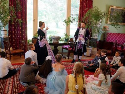 Новогодняя праздничная программа в Усадьбе Горки для школьных групп