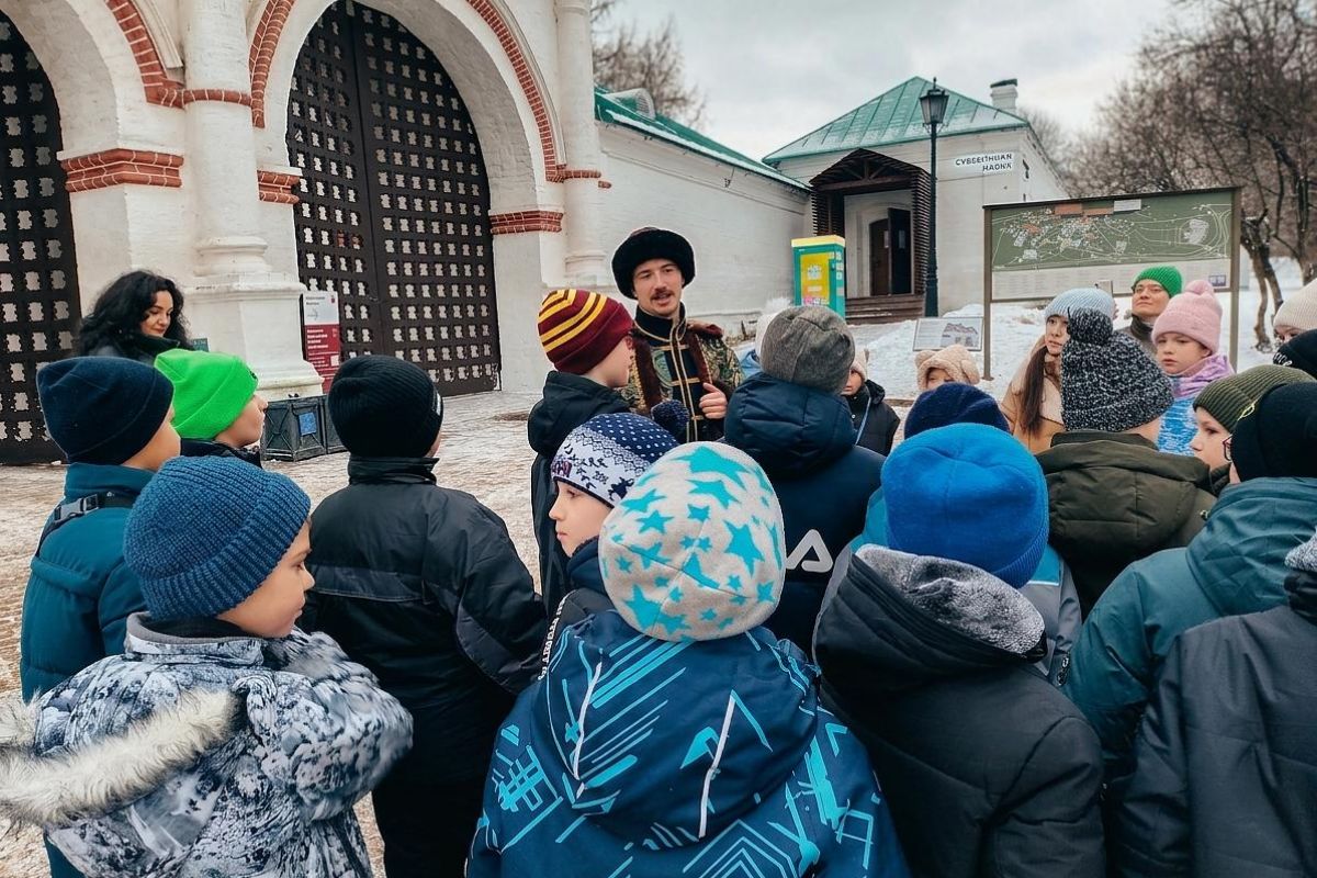 "Зима за морозы, а мужик за праздники" в Коломенском. Для школьных групп