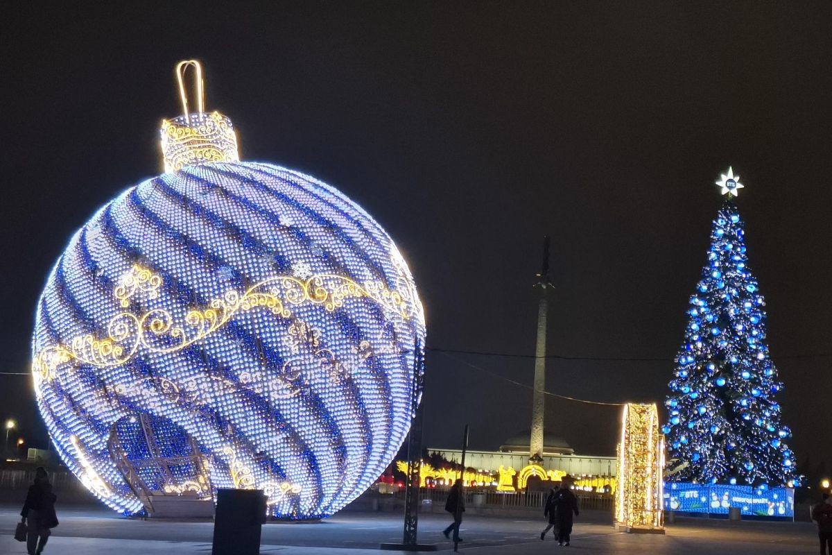 Новогодняя Москва с праздничной программой в усадьбе Люблино