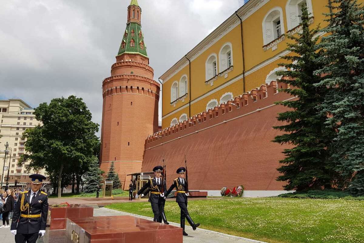 «Посвящение в Москвичи». Приём школьных групп
